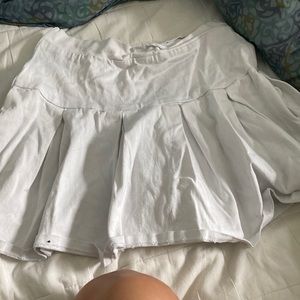 White skirt broken zipper